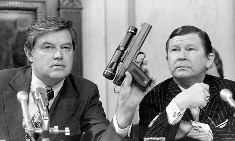 冷战时期CIA设计的"心脏病枪&rdquo;，可以发射几乎无法检测的毒素