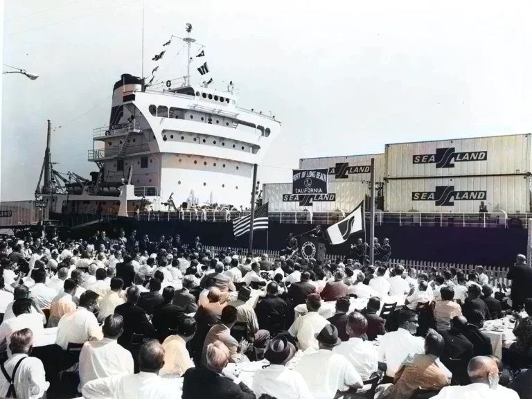 1962年集装箱船停靠长滩港