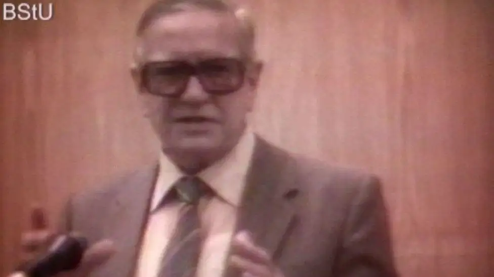 菲尔比在视频中的形象