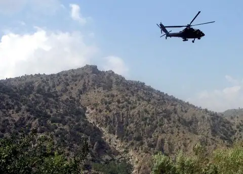 在阿富汗库纳尔省救援的美军直升机