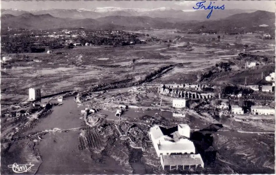 弗雷瑞斯城遭受洪水破坏后的景象