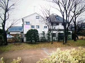 现场周边从公园方向拍摄的照片