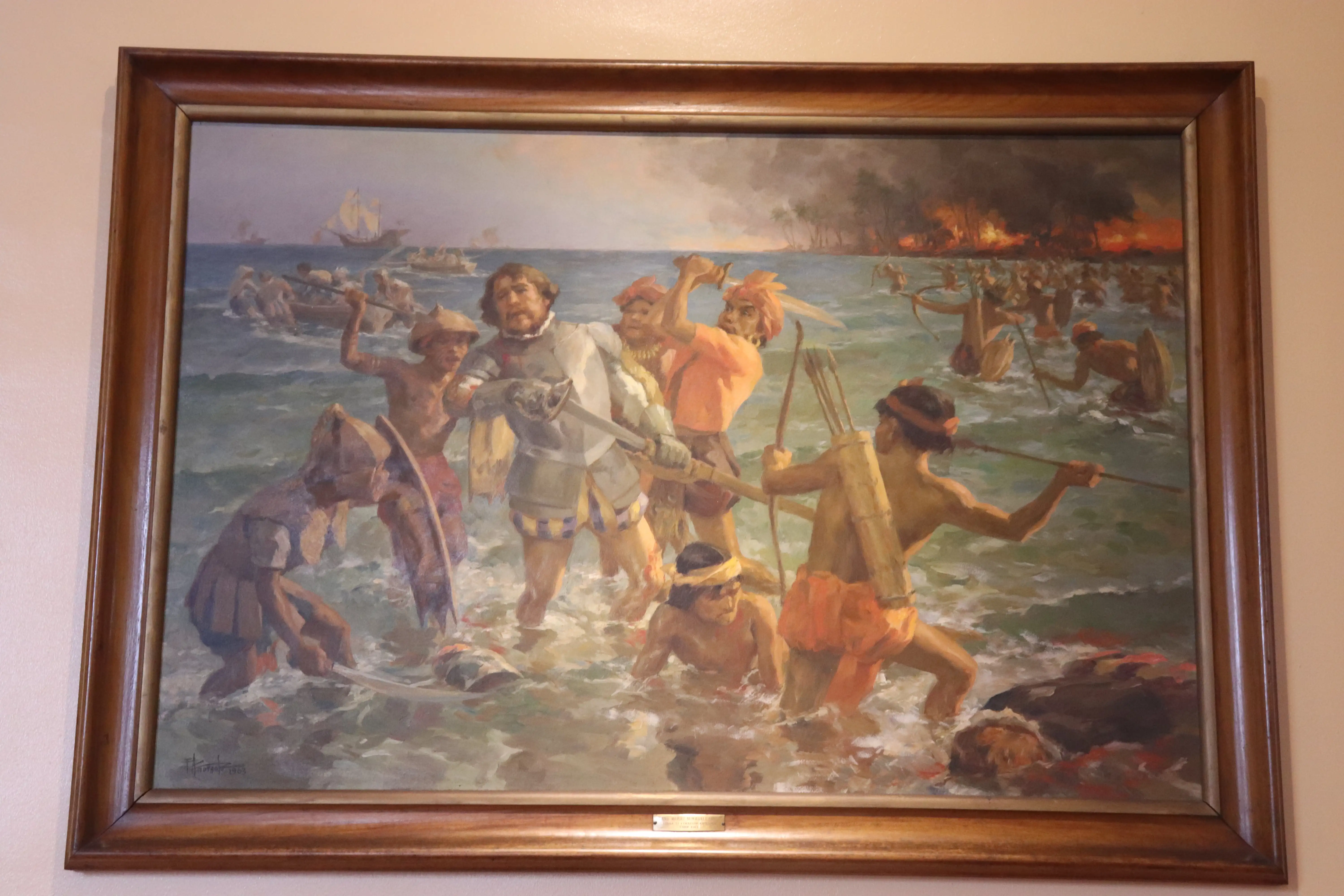 麦克坦岛战役描绘了1521年4月27日麦哲伦与拉普拉普战士之间的战斗，这场战斗导致麦哲伦死亡。