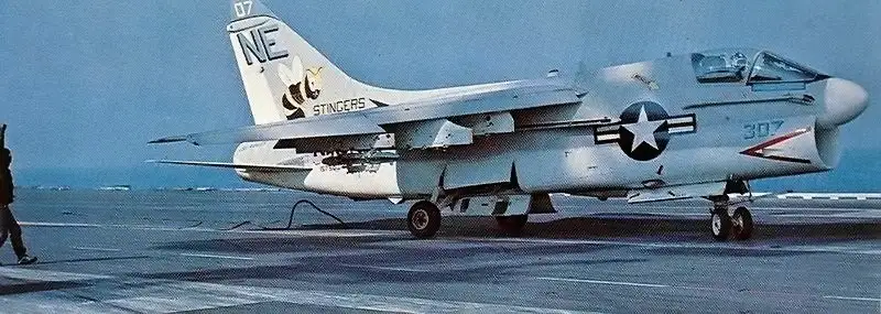 美国海军游骑兵号航母，这是参与佯攻行动的两艘航母之一。海军飞机的骚扰飞行成功吸引了北越防空系统的注意力，为突袭创造了条件。