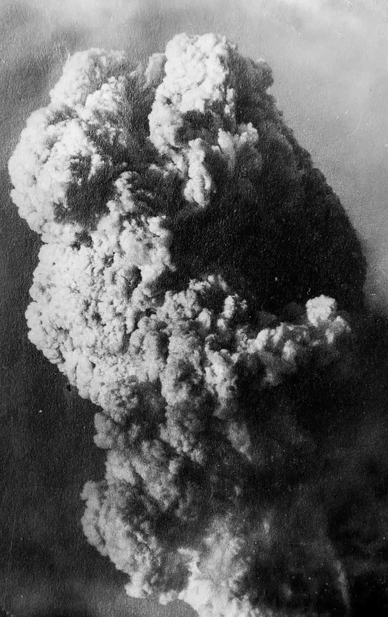 蒙特布兰号与伊莫号在海峡中的碰撞示意