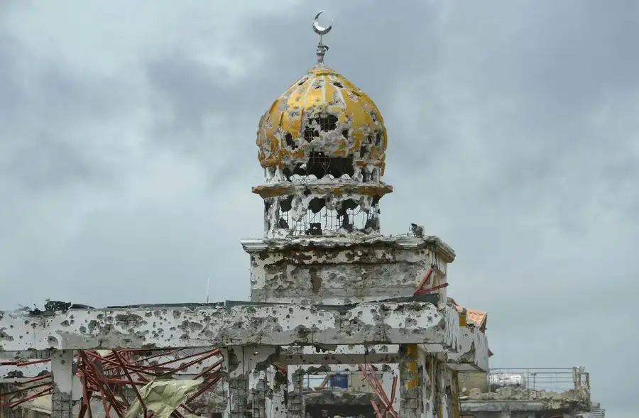 马拉维战斗后的废墟，建筑被炮火和空袭彻底摧毁