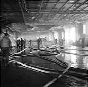 约克城号机库内的损坏情况