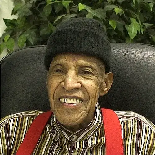 纪录片《头在洞中》揭露的美国印第安纳州黑人儿童辐射实验。类似的种族歧视医学实验在世界各地以不同的形式上演。来源：Smith Leonard Productions