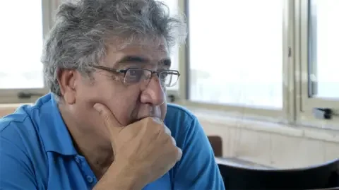 耶胡达·坎托尔找到了他的家庭