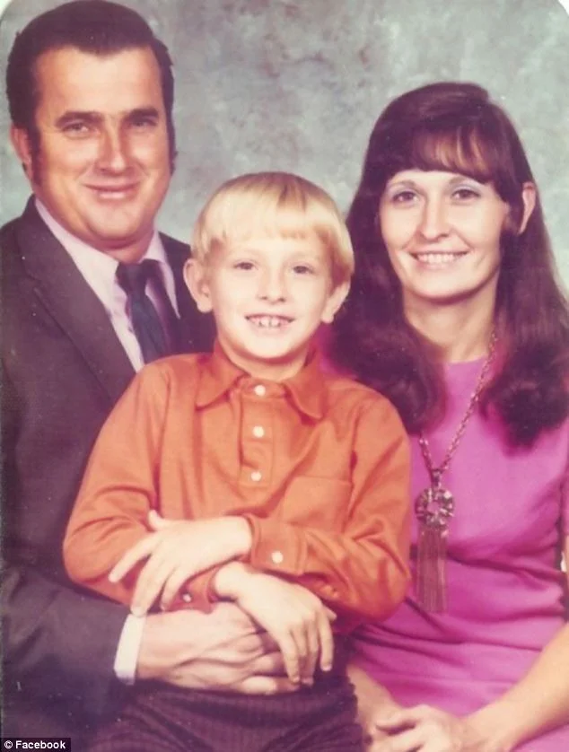 Bobby与父亲Bob的关系因加油站交易而破裂