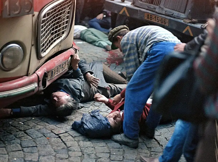 巴士司机帮助受害者