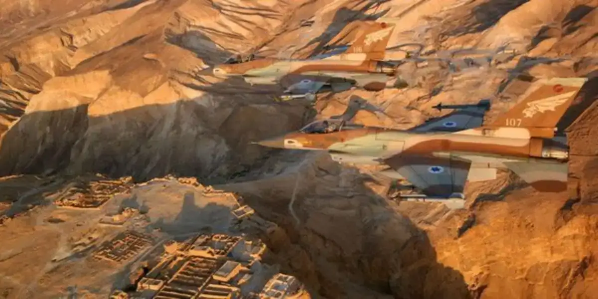 以色列空军F-16 Netz战机编队，准备执行巴比伦行动