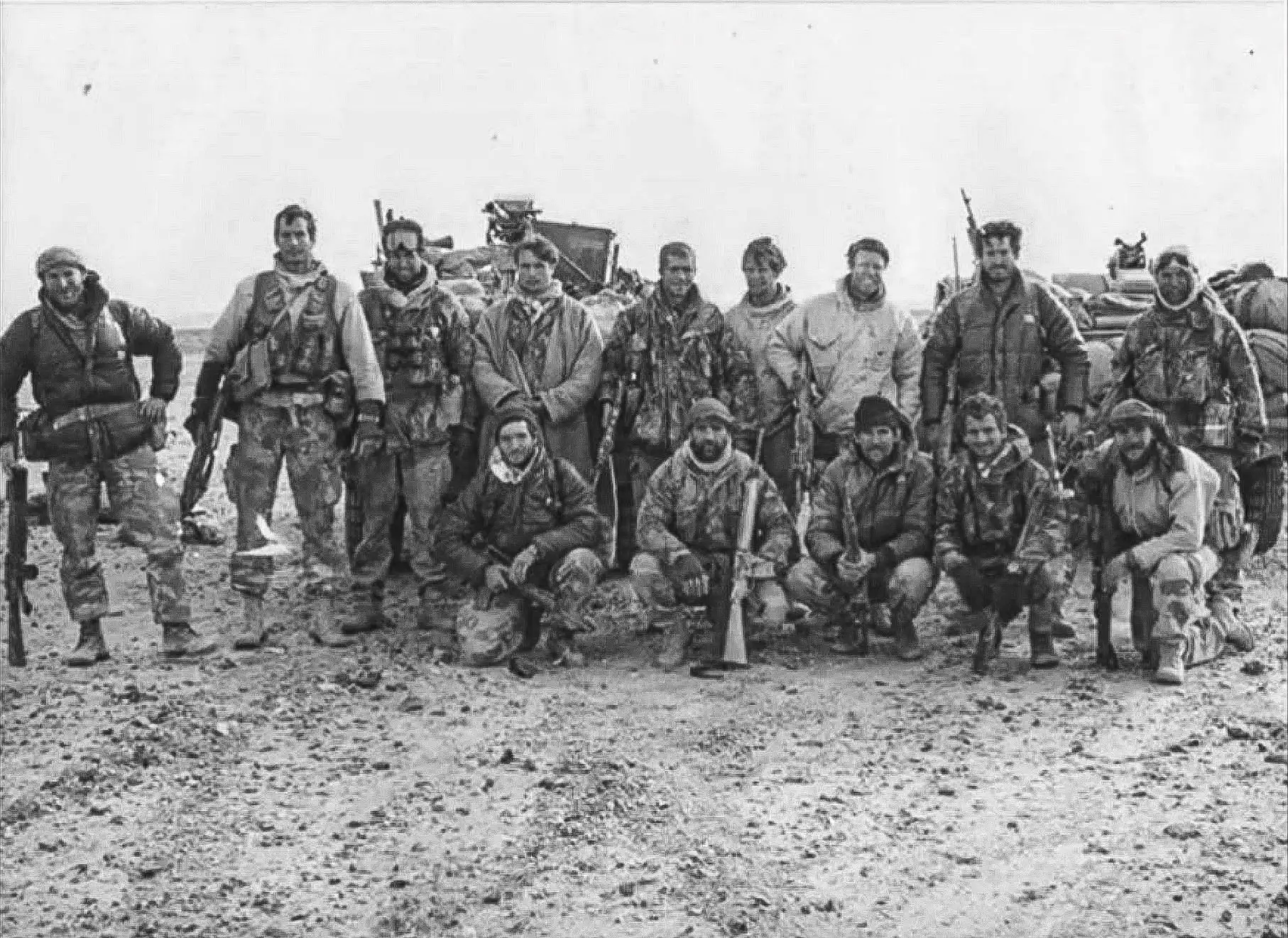 SAS队员在沙漠中执行任务