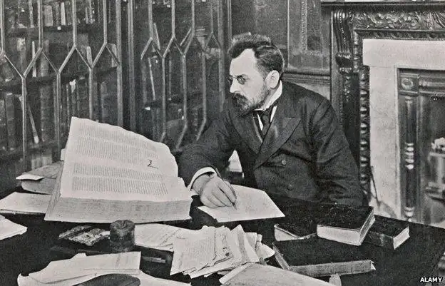 威尔弗雷德·伏尼契