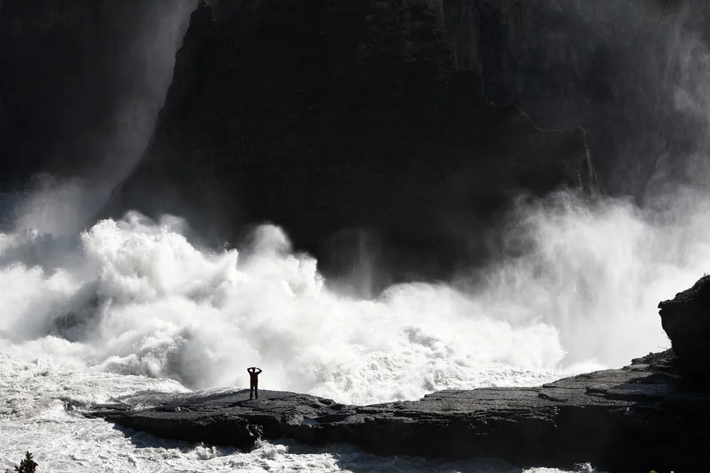纳汉尼峡谷风光