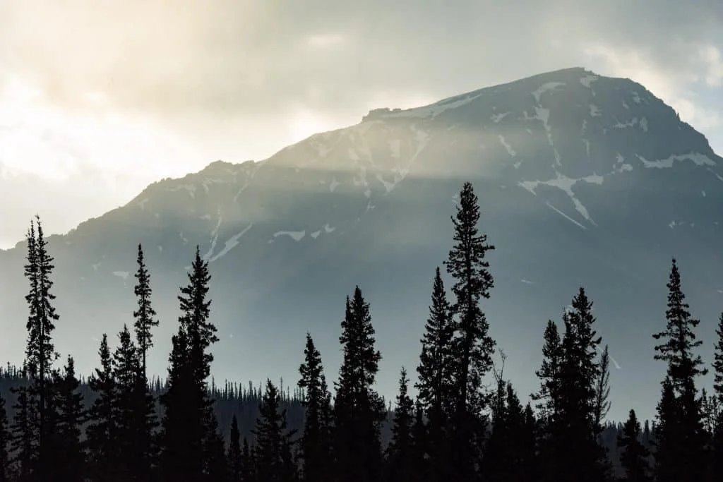 纳汉尼峡谷风光