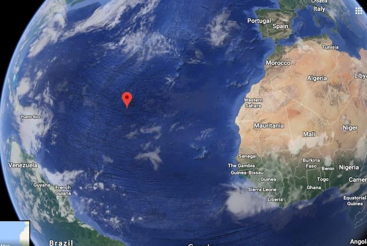 “女公爵号"发现法斯托号的位置(红点),这个位置远远偏离了原定航线