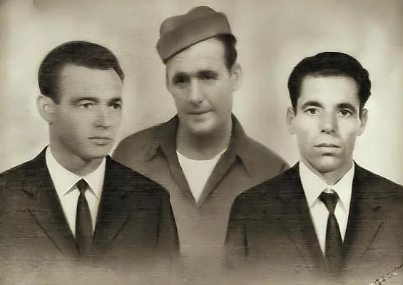 法斯托号的船员们:从左到右依次是拉蒙·赫尔南德斯、米格尔·赫尔南德斯和埃利韦托·赫尔南德斯