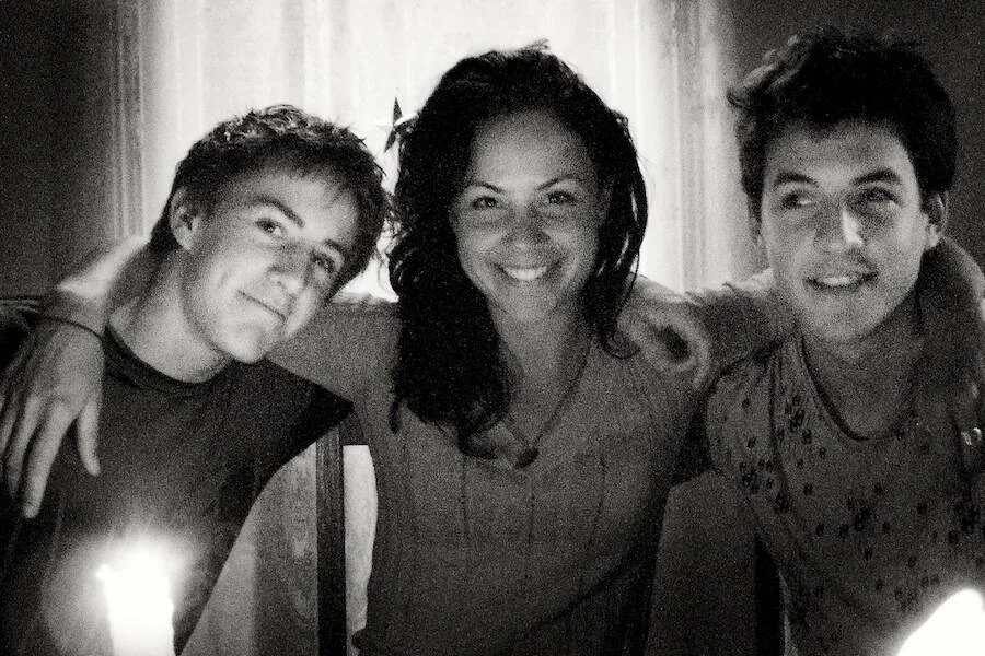 菲比·汉德舒克与兄弟们