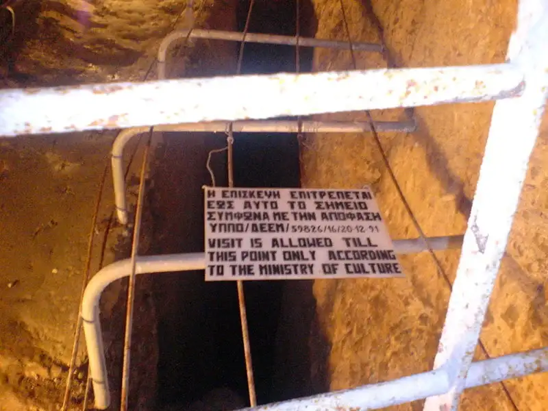 萨摩斯岛尤帕利诺斯隧道内部