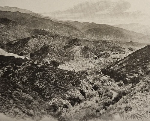 大坝坝址的地质状况，可见片岩与砾岩的接触带
