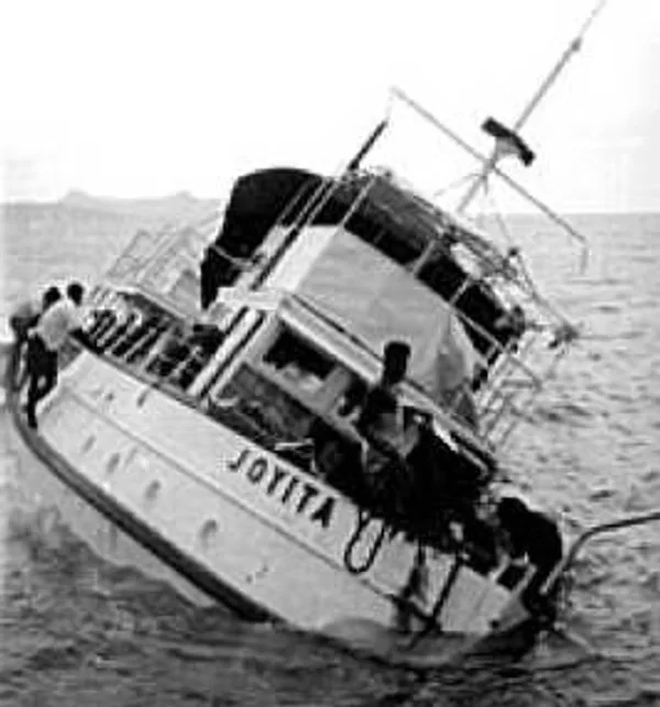 Joyita被发现时的状态，严重倾斜