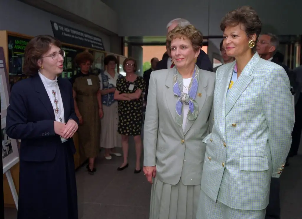 1994年，能源部长黑泽尔·奥利里在新闻发布会上公布解密的人体辐射实验文件