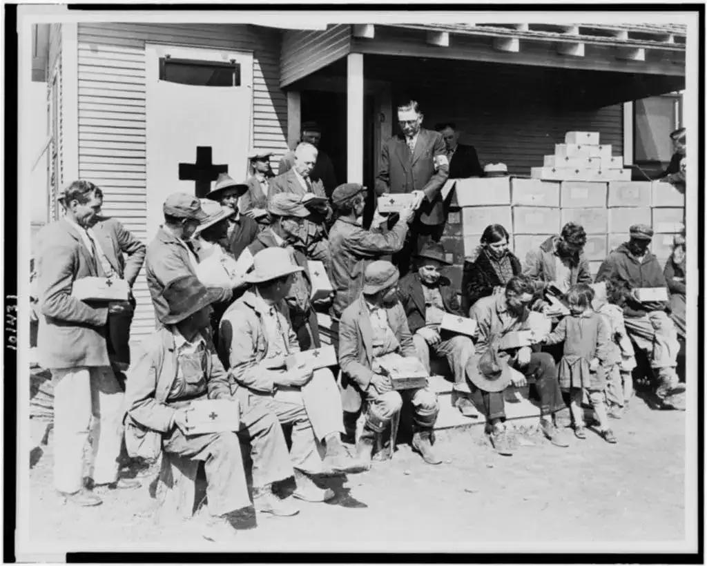 红十字会分发种子帮助农民恢复