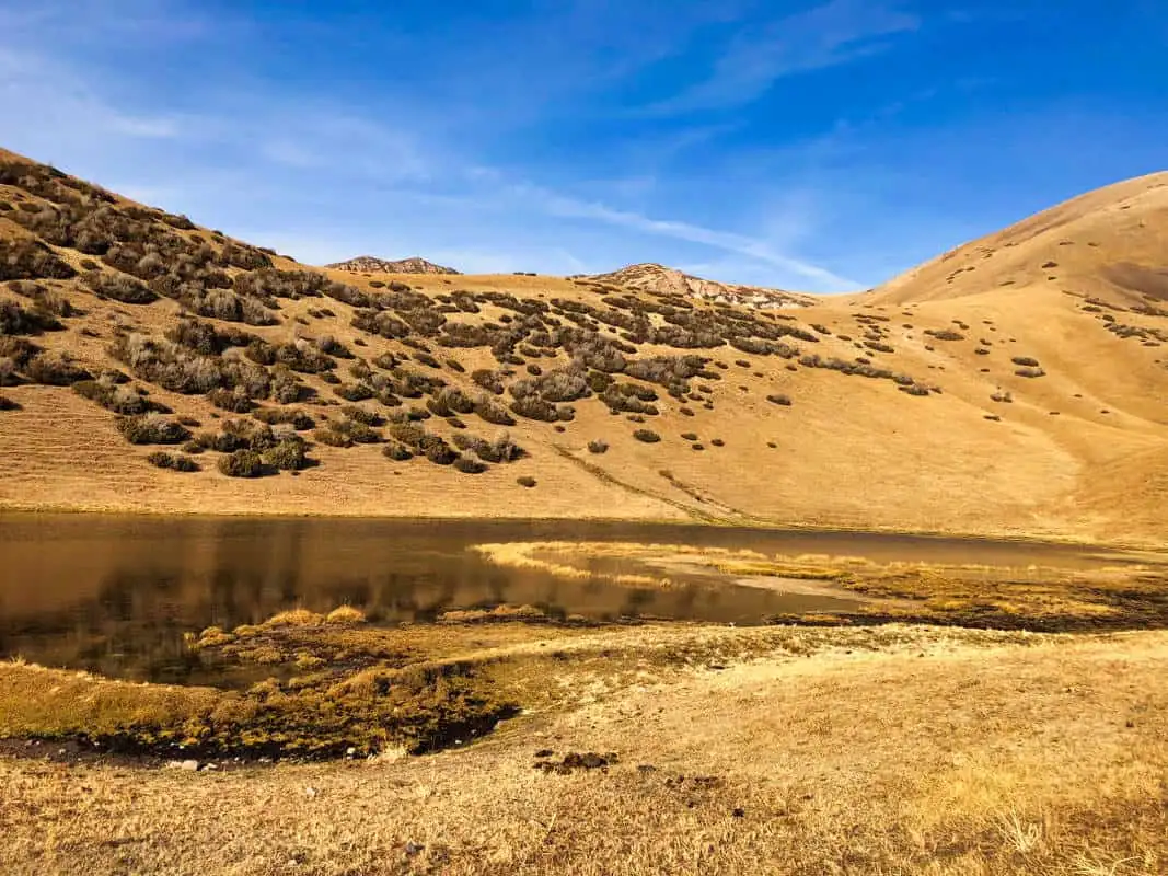 塞拉姆峡谷高山湖泊