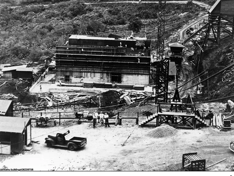 Haiku Stairs Construction