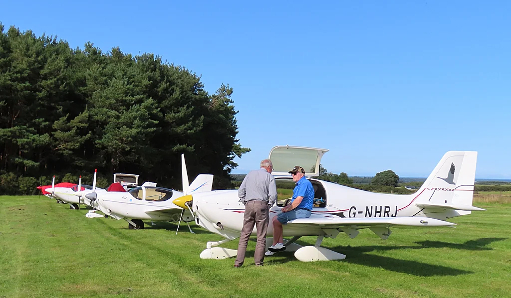 轻型飞机俱乐部
