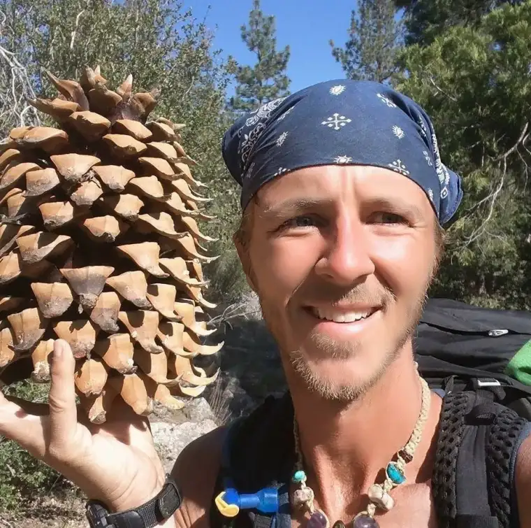 Kris Fowler在步道上的照片