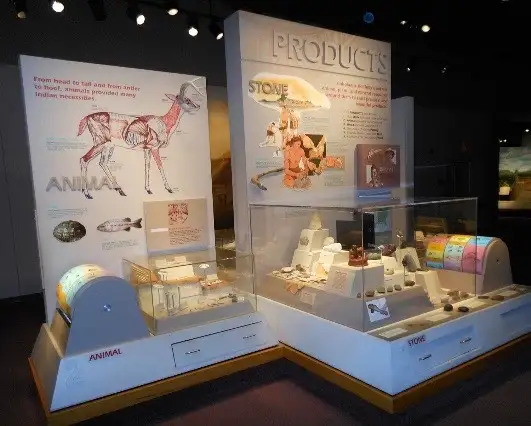 卡霍基亚的解释中心展示了丰富的考古发现和文化复原