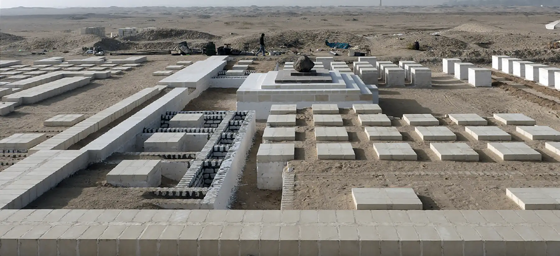 大阿顿神庙遗址的修复工作正在进行中