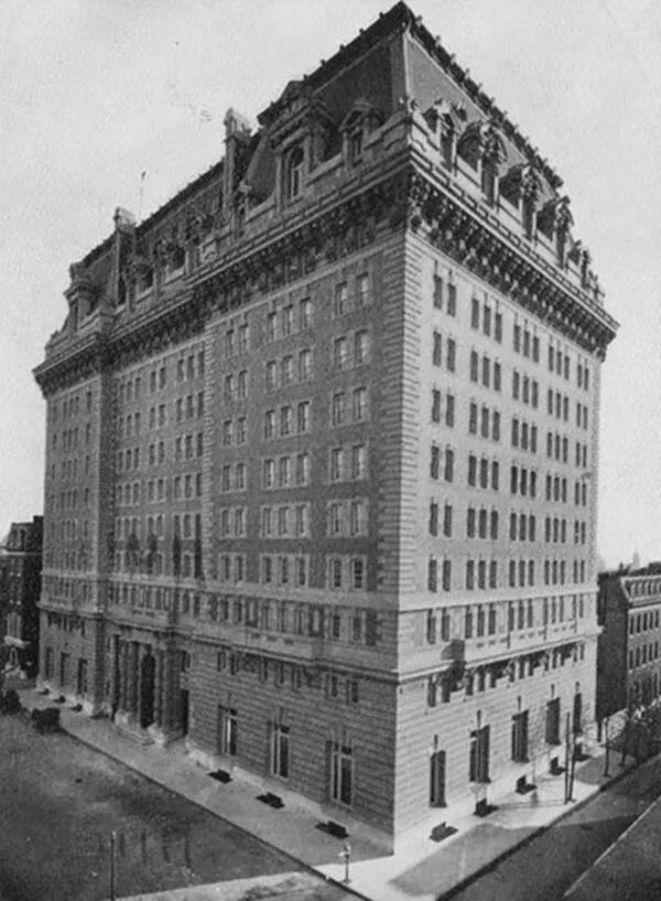 巴尔的摩历史悠久的Belvedere酒店外观