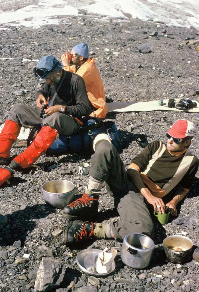 登山者在帕米尔高原