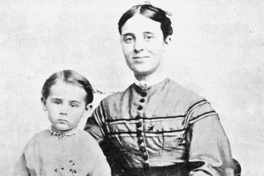 萨拉和索菲亚·布里格斯