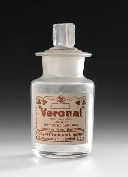Veronal巴比妥类药物瓶子，1903-1950年。Veronal是第一种商业化的巴比妥类药物，用于治疗精神疾病和失眠