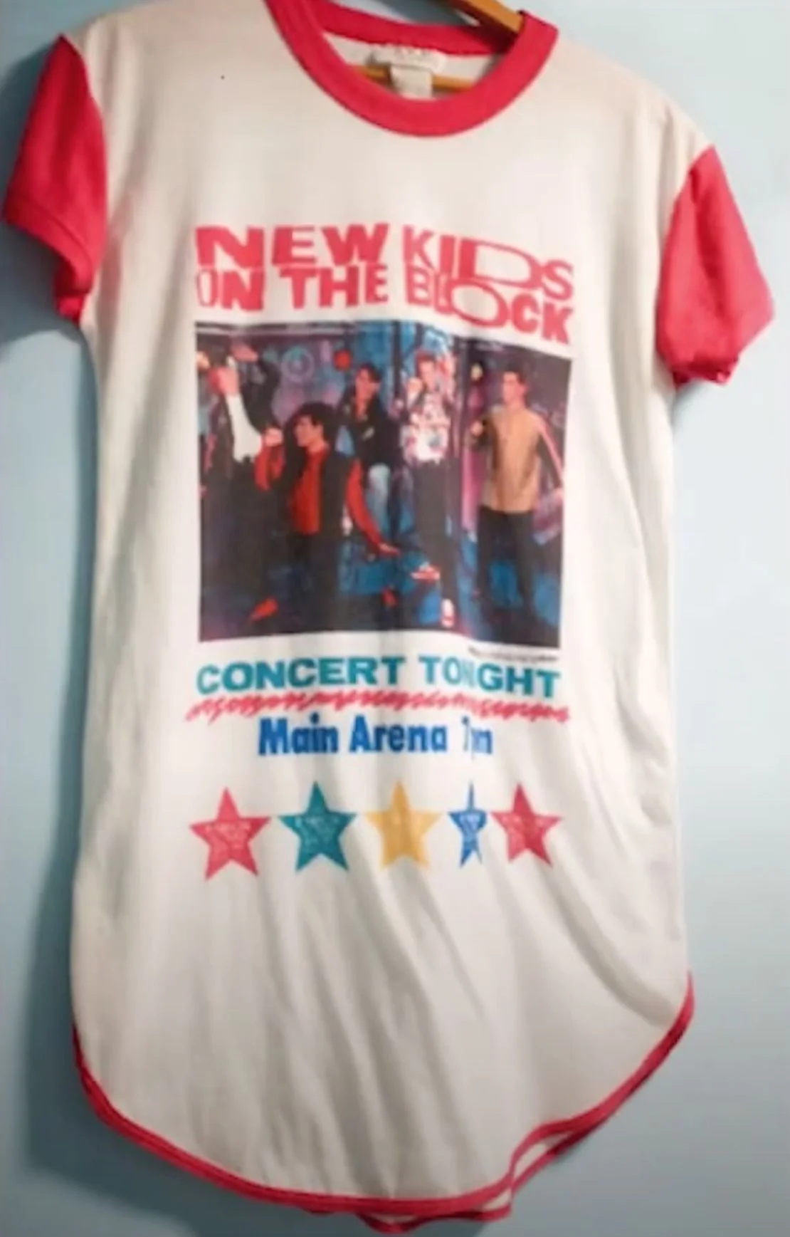 在阿莎背包中发现的演唱会T恤，调查人员称它不属于阿莎