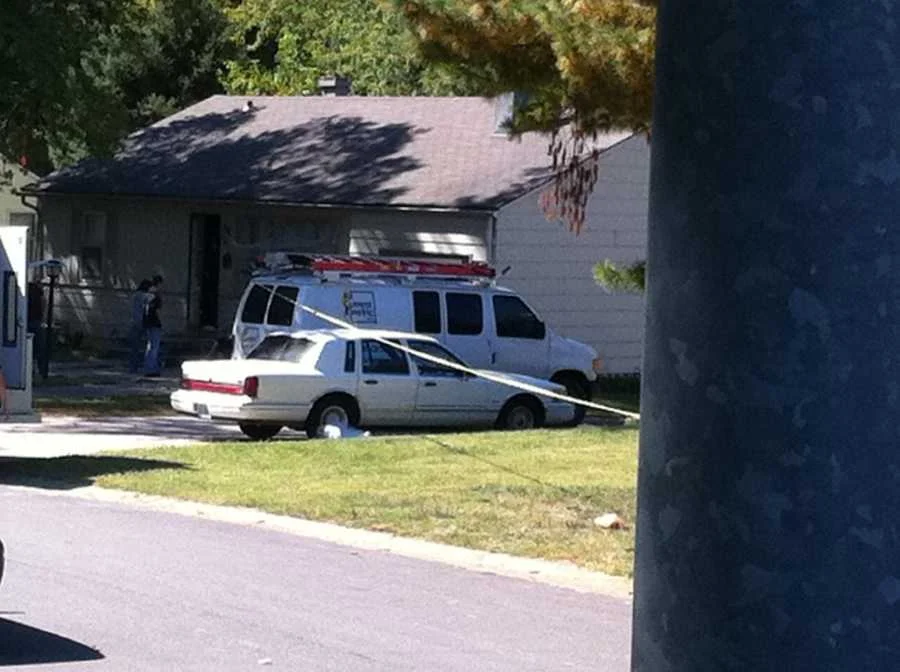 父母在新闻发布会上