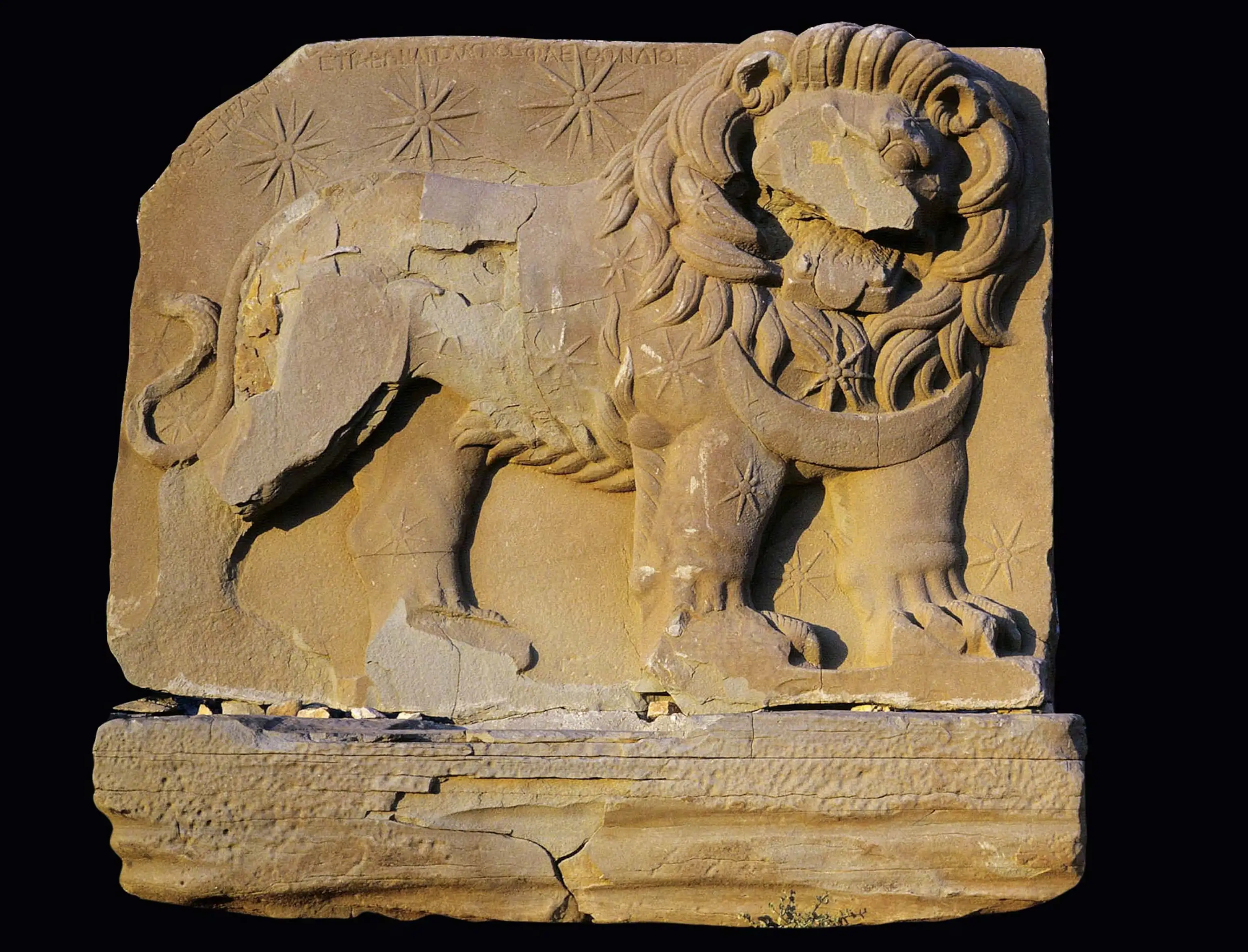 西平台的狮子星图浮雕