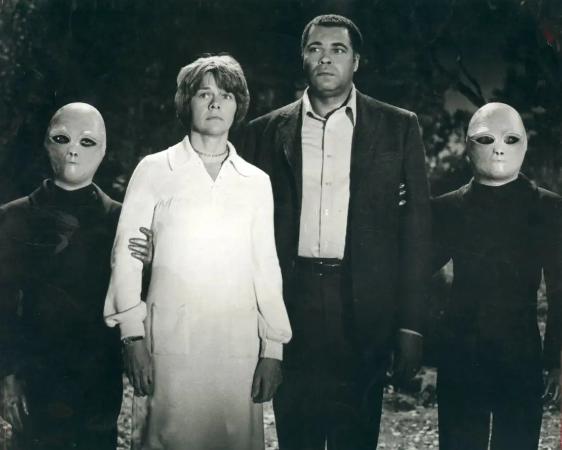 Estelle Parsons and James Earl Jones in &ldquo;The UFO Incident&rdquo;