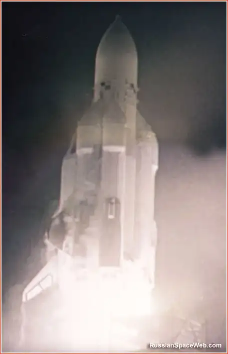 暴风雪号飞行照片