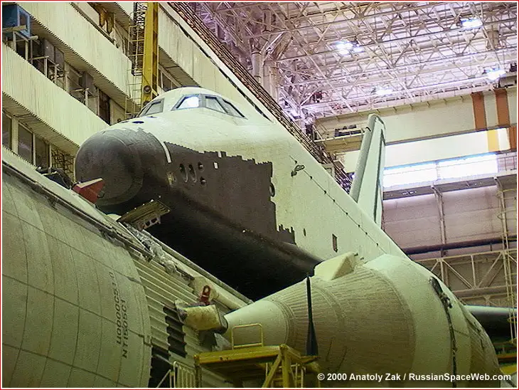 暴风雪号着陆后