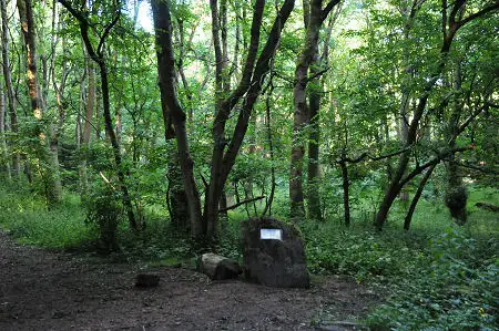 现场纪念碑和牌匾