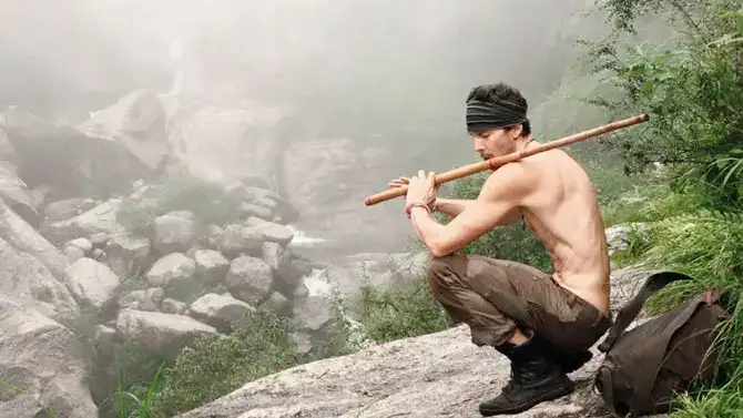 贾斯汀吹笛子的照片