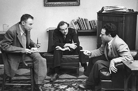 狄拉克方程的手写笔记，展示了这个革命性方程的数学结构