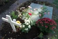 特里斯坦·布吕巴赫的坟墓，后被迁移