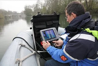 2011年声纳扫描夏朗德河底部的图像