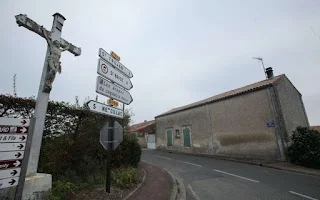 梅希诺家位于布蒂耶-圣特罗旺村圣特罗旺路14号的房子